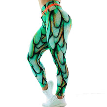 Load image into Gallery viewer, Slim fit 3D green dragonfly leggings