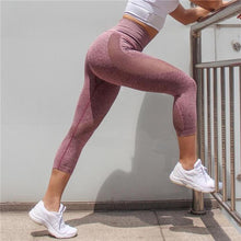 Load image into Gallery viewer, Tummy Control Mesh Push Up Capri Leggings
